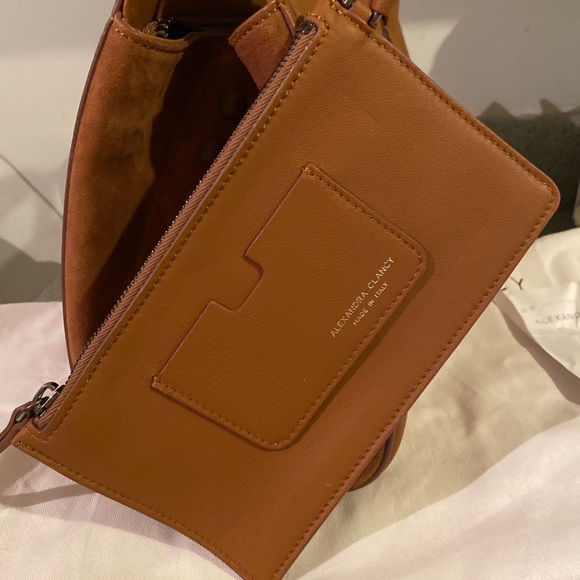 Alexandra Clancy Cognac Sullivan Tote Bag - Picture 8 of 11